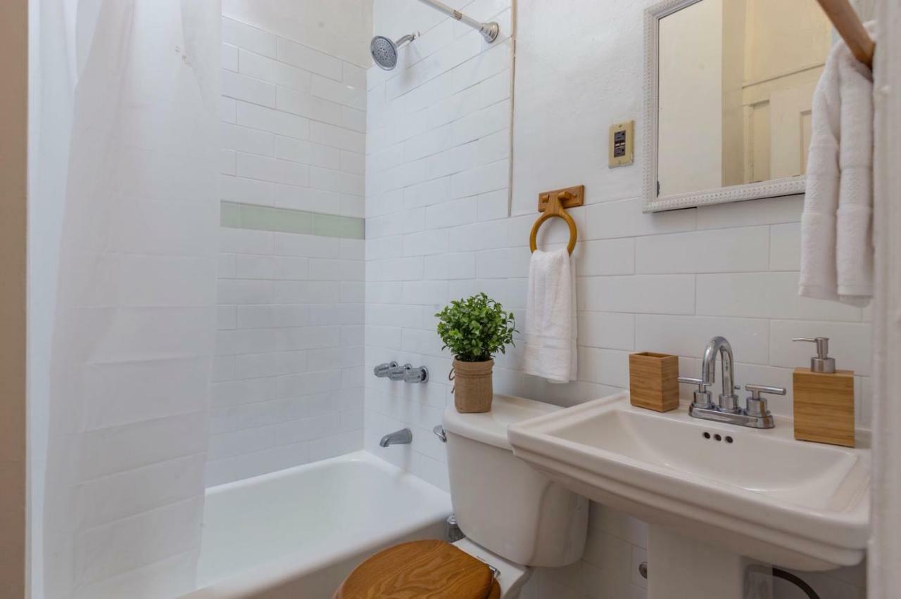 Lavish 3 Bedroom Apt In Williamsburg!! نيو يورك المظهر الخارجي الصورة